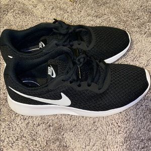 Nike Tanjun Shoes